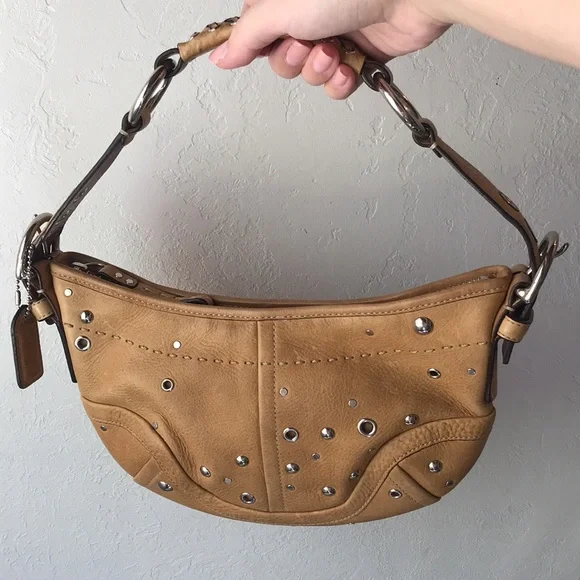 Vintage Coach Soho Tan Grommet Y2K Shoulder Bag - Picture 2 of 11